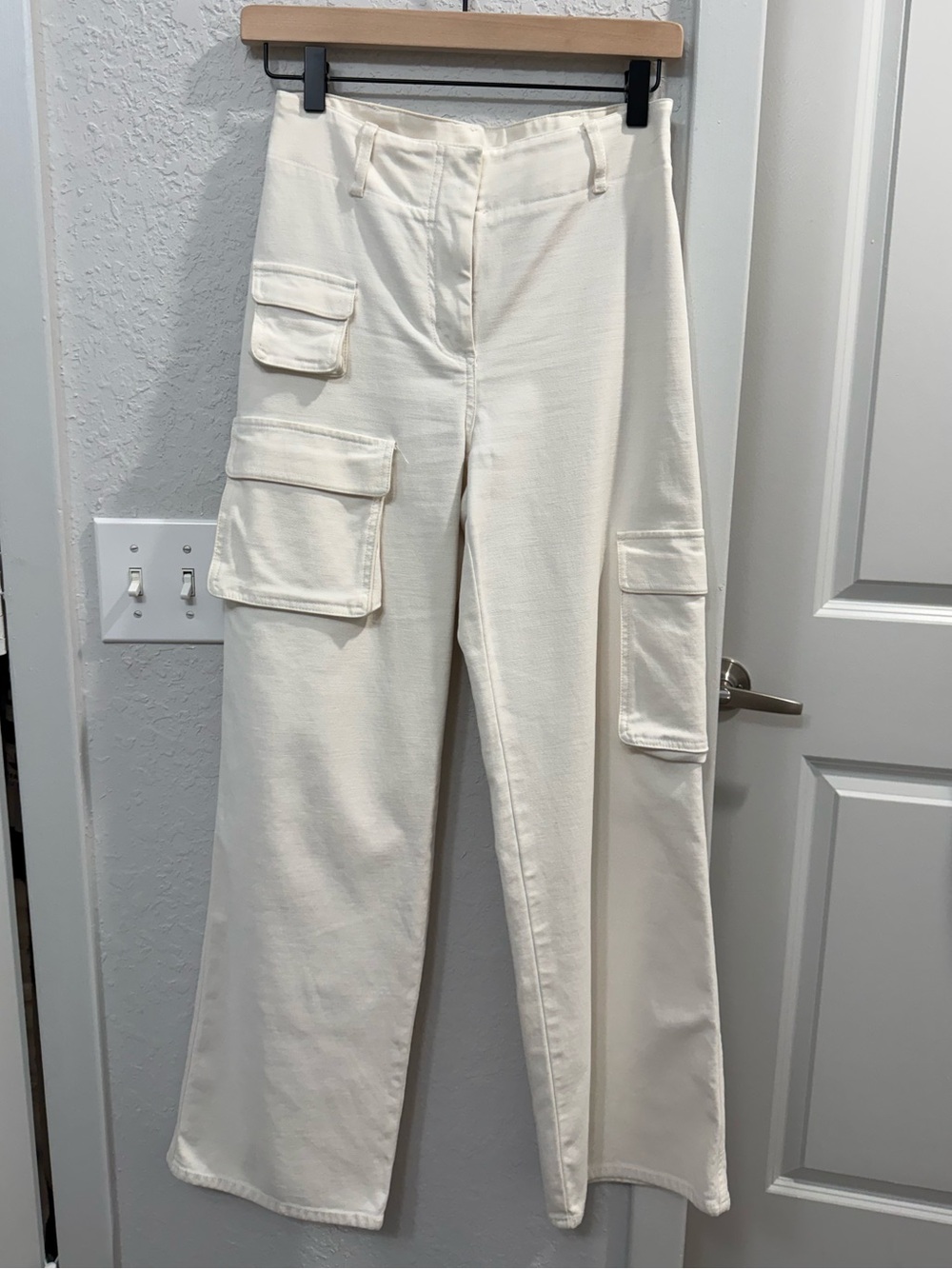 Wilfred Cream Wide-Leg Cargo Pants